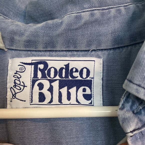 Vintage rodeo blue patterned denim button-down shirt, size large, two pockets - Picture 3 of 5